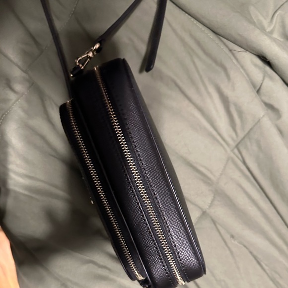Black Kate spade crossbody - Picture 2 of 2
